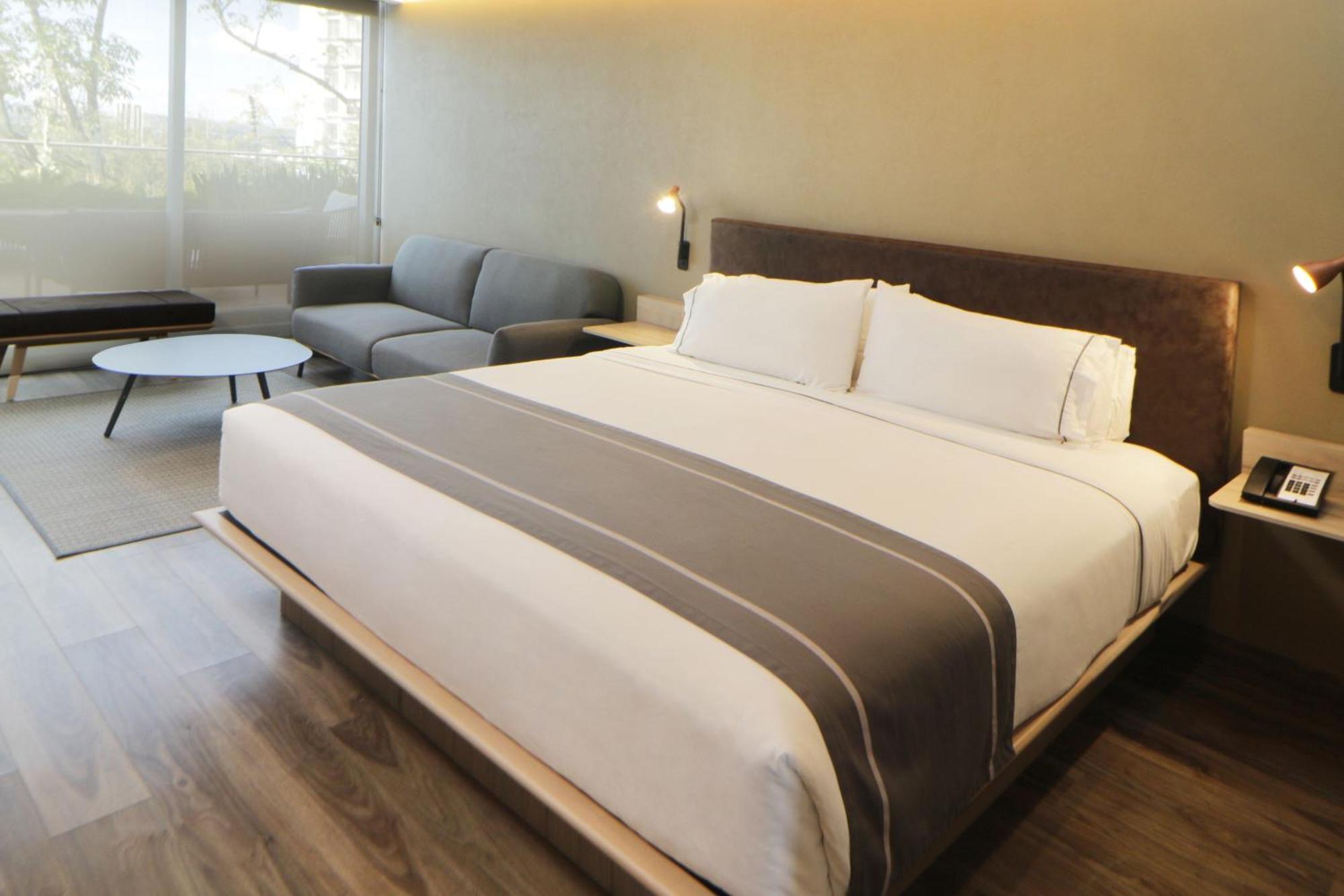 City Express Plus By Marriott Guadalajara Providencia Exteriér fotografie