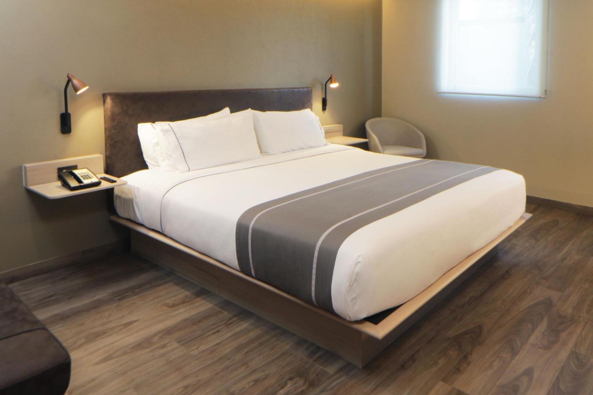 City Express Plus By Marriott Guadalajara Providencia Exteriér fotografie