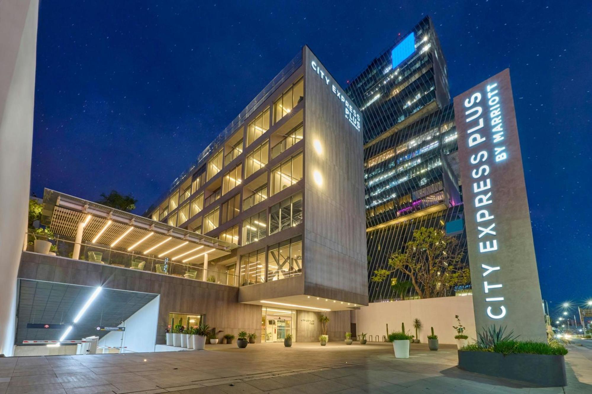 City Express Plus By Marriott Guadalajara Providencia Exteriér fotografie